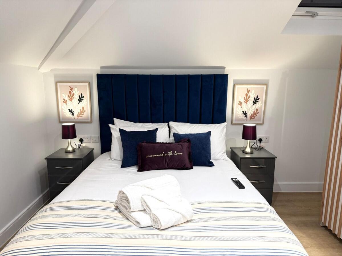 Sale Road Serviced Apartments Near Airport & Trafford Centre Вітеншо Номер фото