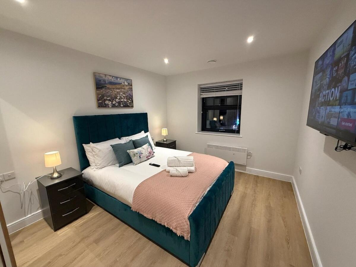 Sale Road Serviced Apartments Near Airport & Trafford Centre Вітеншо Номер фото