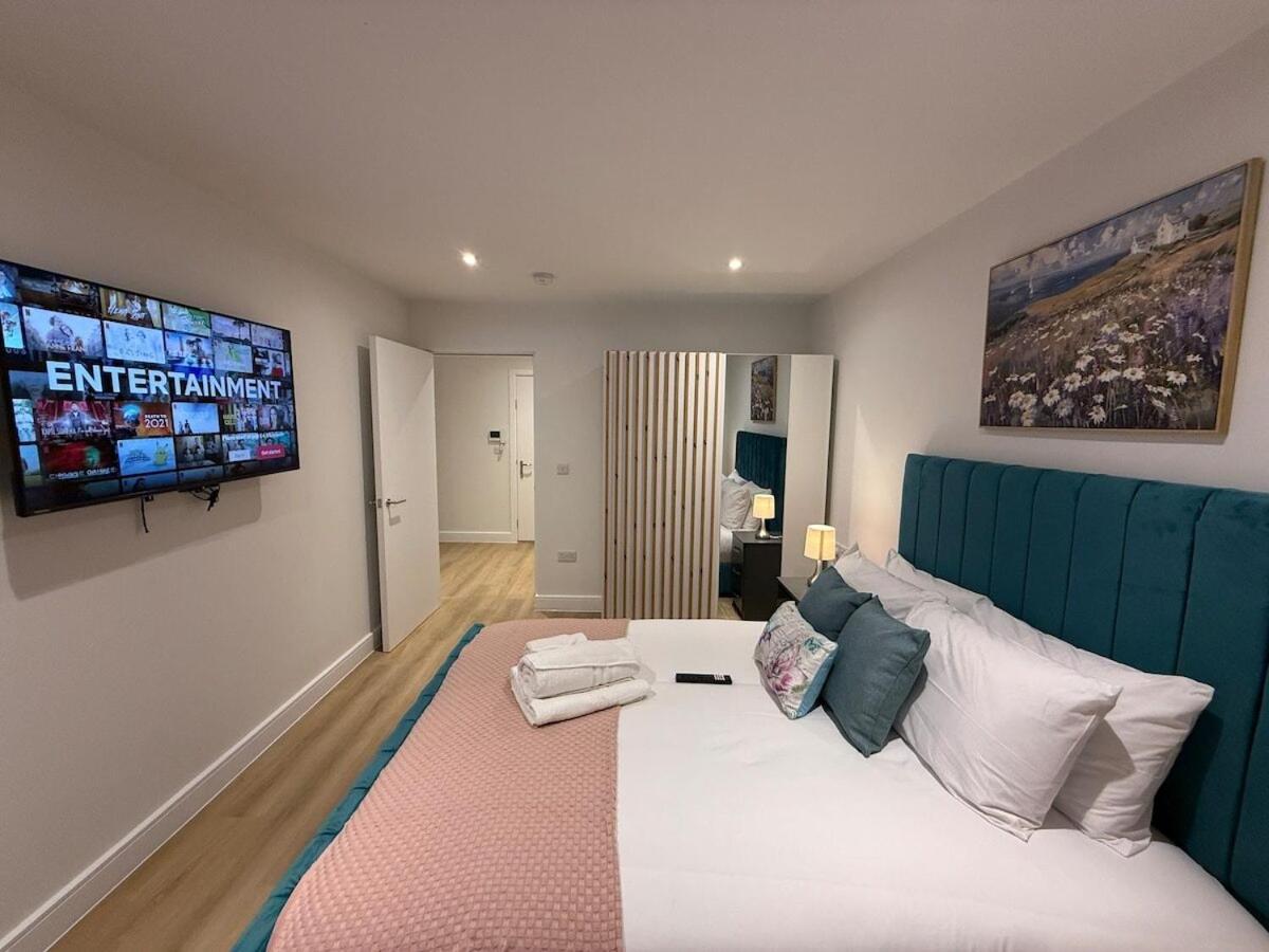 Sale Road Serviced Apartments Near Airport & Trafford Centre Вітеншо Номер фото